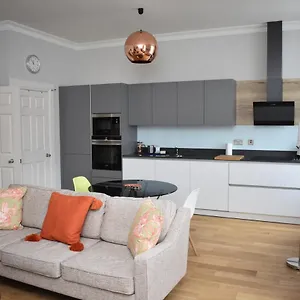 Bernard St - Bright And Spacious 1 Bed At The Shore! Edinburgh